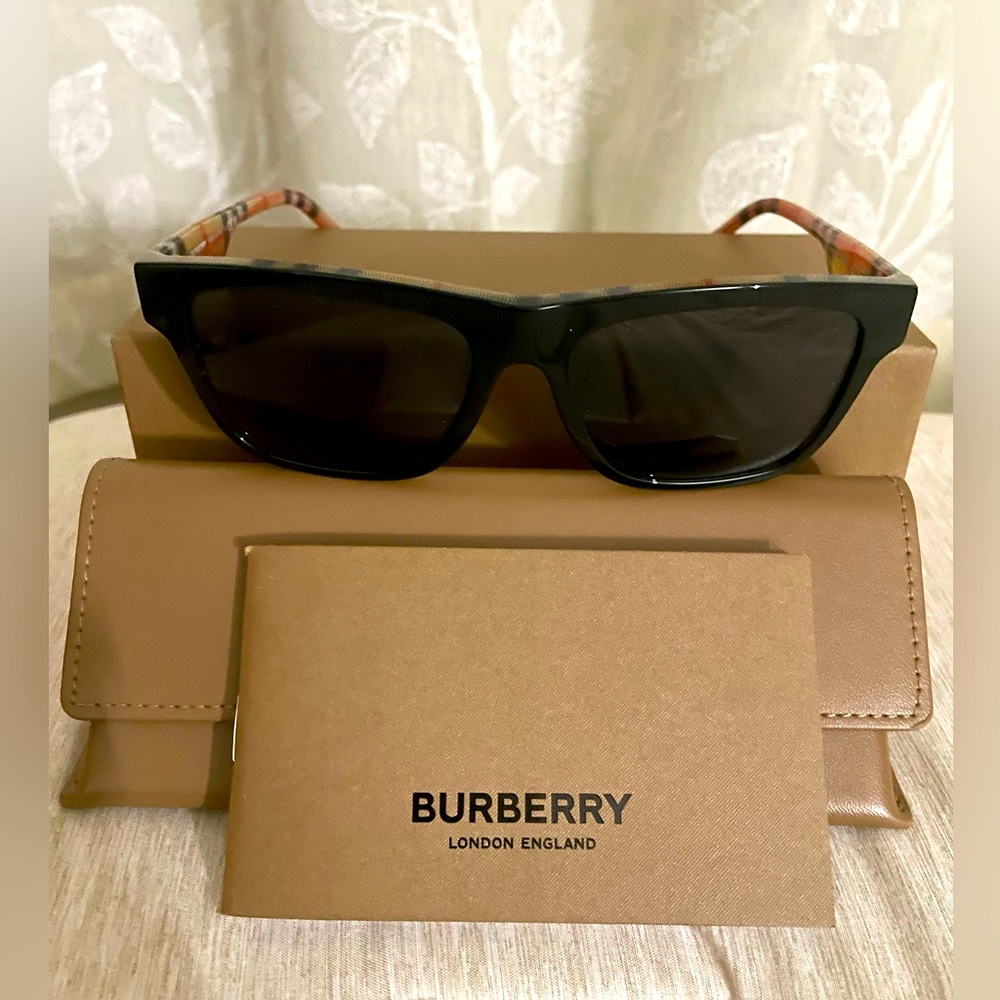 Burberry Classic Nova Check Black Sunglasses